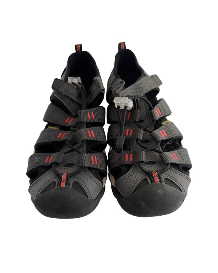 KEEN GRAY SHOES  *EUC SIZE CHILD 3