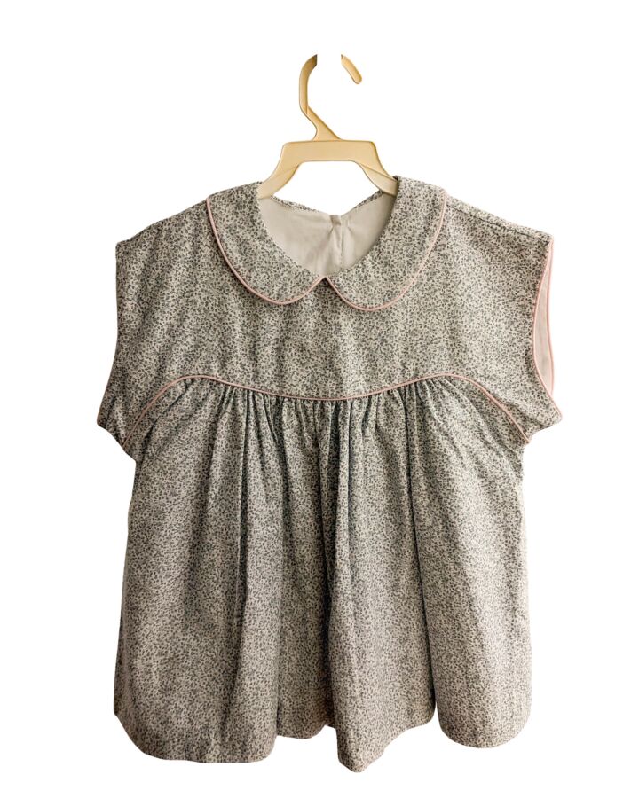 MARY & GRACE  GRAY  FLORAL  SLEEVELESS SHIRT