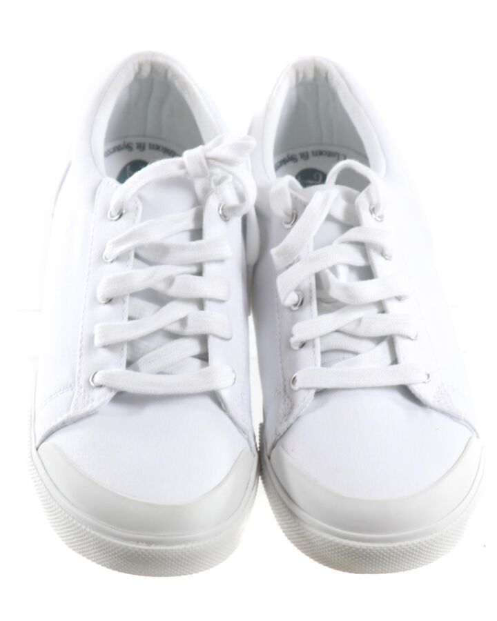 FOOTMATES WHITE SHOES *NEW WITHOUT TAG *NWT SIZE CHILD 2