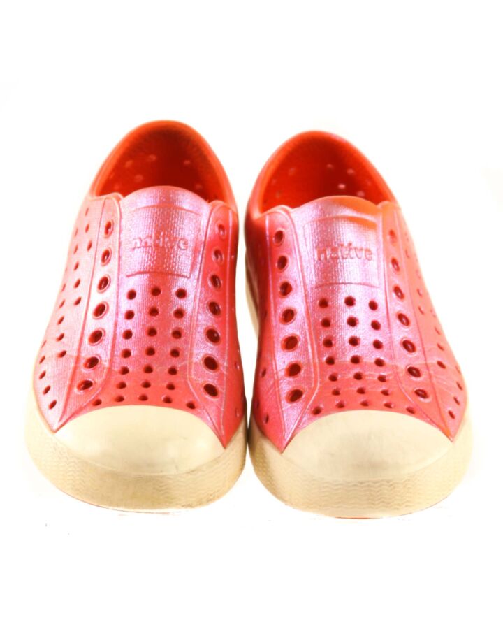 NATIVE PINK SHOES *THIS ITEM IS GENTLY USED WITH MINOR SIGNS OF WEAR (MINOR WEAR) *GUC SIZE TODDLER 11