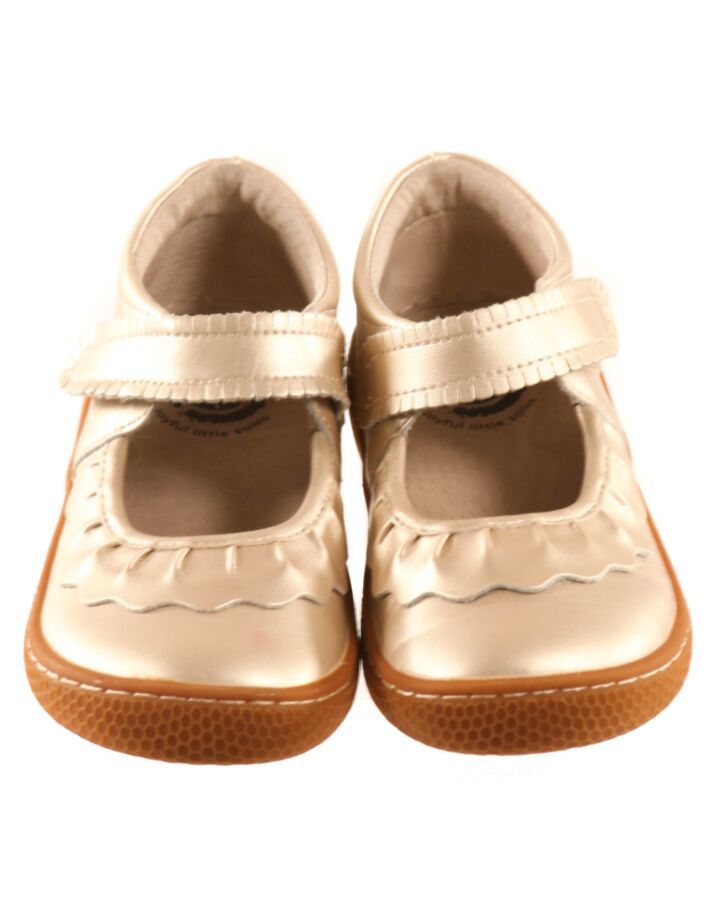 LIVIE & LUCA GOLD MARY JANES *THIS ITEM IS GENTLY USED WITH MINOR SIGNS OF WEAR (FAINT STAIN) *EUC SIZE TODDLER 12