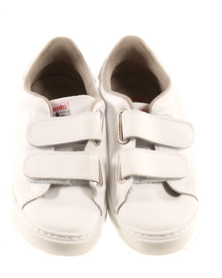 CIENTA WHITE SHOES *EU SIZE 32 *EUC SIZE CHILD 1.5