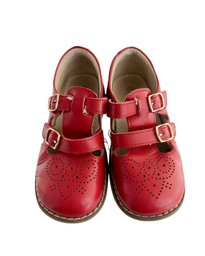L'AMOUR RED MARY JANES *THIS ITEM IS GENTLY USED WITH MINOR SIGNS OF WEAR (MINOR CREASING) *GUC SIZE TODDLER 11
