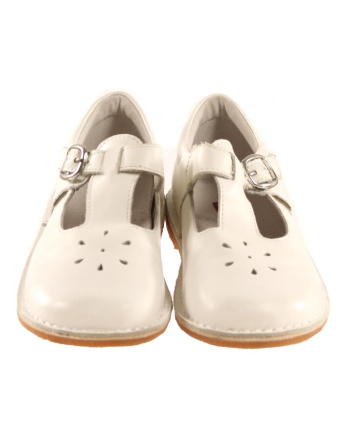 L'AMOUR WHITE MARY JANES  *EUC SIZE TODDLER 13