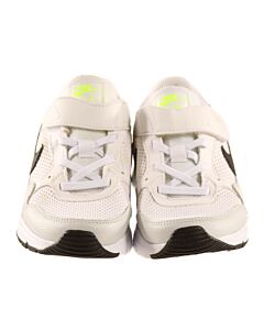 NIKE WHITE SNEAKERS *THIS ITEM IS GENTLY USED WITH MINOR SIGNS OF WEAR (MINOR STAINING) *VGU SIZE CHILD 1