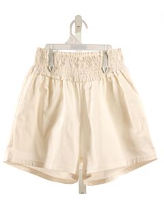 PLEAT.  WHITE   SMOCKED SHORTS