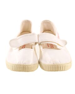 CIENTA WHITE MARY JANES *THIS ITEM IS GENTLY USED WITH MINOR SIGNS OF WEAR (VERY FAINT STAIN) *EU SIZE 30 *EUC SIZE TODDLER 12