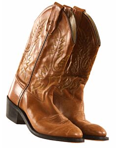 OLD WEST BROWN BOOTS *THIS ITEM IS GENTLY USED WITH MINOR SIGNS OF WEAR (MINOR CREASING) *NO SIZE TAG BUT RUNS LIKE A CHILD 1 *VGU SIZE CHILD 1