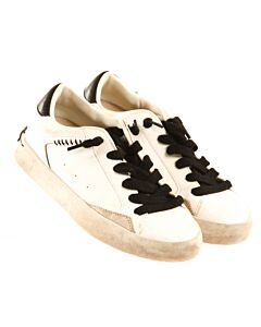 SHU SHOP WHITE SHOES HOT PINK ON THE OUTSIDE (INSIDE) SHOE *THIS ITEM IS GENTLY USED WITH MINOR SIGNS OF WEAR (MINOR SCUFFING AND STAINING COULD POSSIBLY BE WASHED) *VGU SIZE CHILD 2