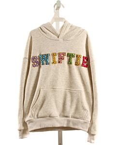 LOLA + THE BOYS  GRAY   APPLIQUED PULLOVER