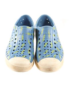 NATIVE BLUE SHOES *THIS ITEM IS GENTLY USED WITH MINOR SIGNS OF WEAR (MINOR STAINING AND CREASING) *GUC SIZE CHILD 1