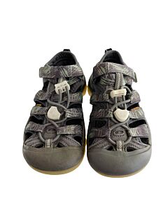 KEEN GRAY SHOES *NO SIZE TAG RUNS LIKE A 12 *THIS ITEM IS GENTLY USED WITH MINOR SIGNS OF WEAR (MINOR STAINING) *GUC SIZE TODDLER 12
