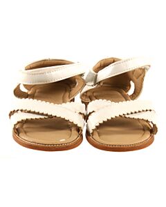 FELIX & FLORA WHITE SANDALS *THIS ITEM IS GENTLY USED WITH MINOR SIGNS OF WEAR (MINOR CREASING AND FAINT STAIN) *VGU SIZE TODDLER 12