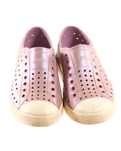 NATIVE PURPLE SHOES *THIS ITEM IS GENTLY USED WITH MINOR SIGNS OF WEAR (MINOR CREASING AND STAINING GOOD PLAY WEAR) *GUC SIZE TODDLER 13