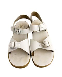 FOOTMATES WHITE SANDALS *THIS ITEM IS GENTLY USED WITH MINOR SIGNS OF WEAR (MINOR STAINING COULD POSSIBLY BE WASHED OUT) *VGU SIZE CHILD 1